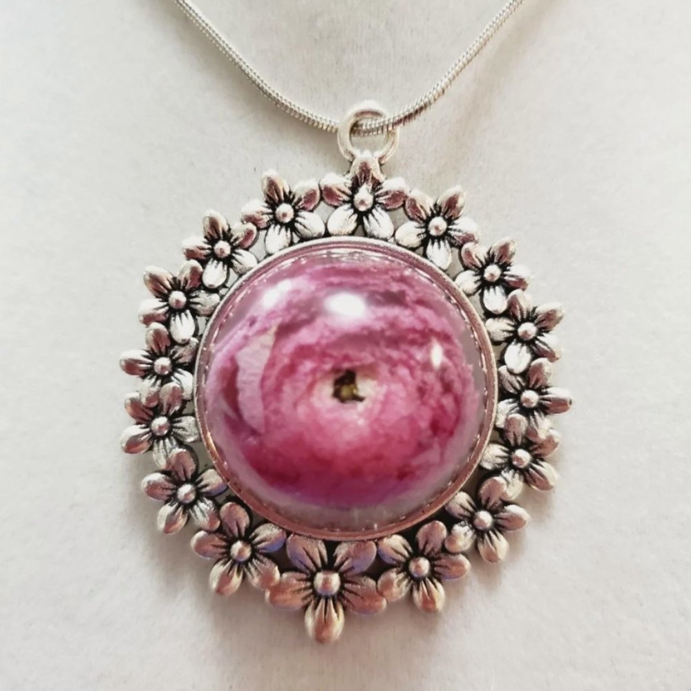 Necklace pink rose resin necklace